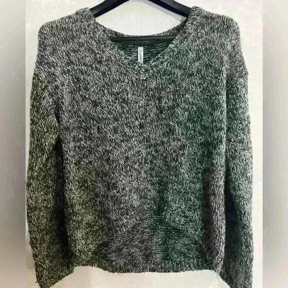 Aeropostale Women’s Sweater